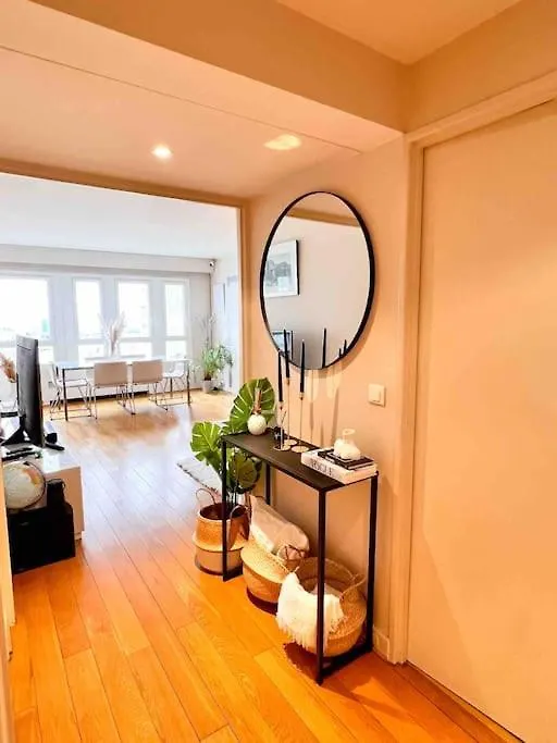Beautifully Decorated 2Bedroom Apartment Paris France