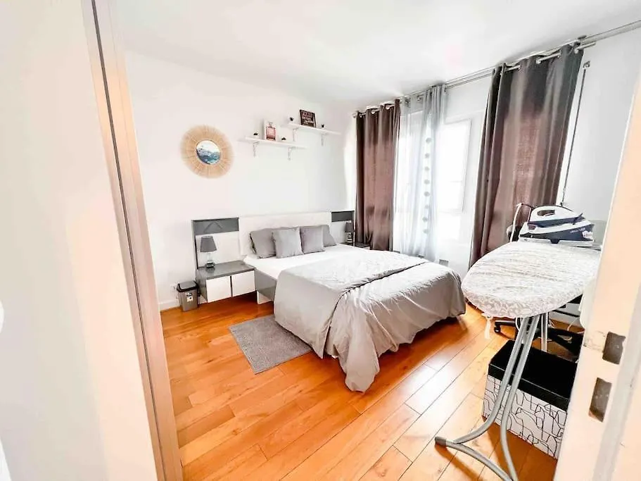 Beautifully Decorated 2Bedroom Apartment Paris France